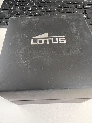 Reloj Lotus Oro y Plata