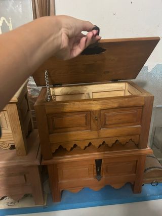 Mini bauli in legno.
Prezzo unitario.