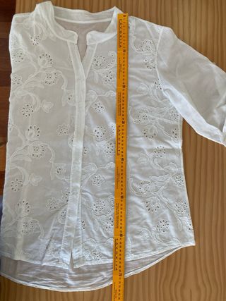 Blusa blanca con bordados (XL - XXL)