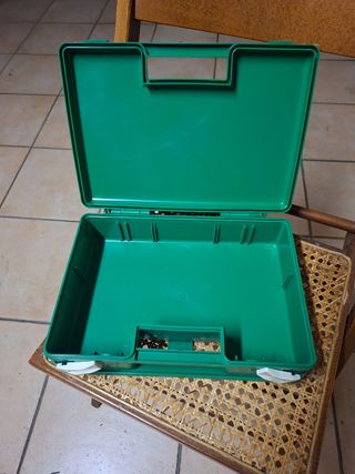 Cassetta pronto soccorso auto