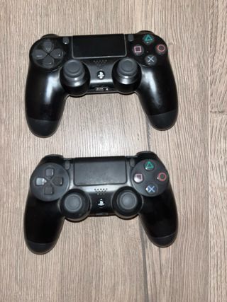 PS4 Slim + 2 mandos y funda