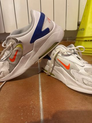 Zapatillas Nike Blancas y Azules