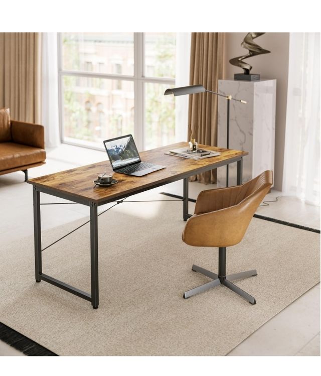 Mesa de madera y metal