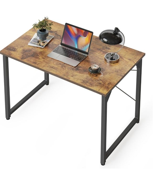 Mesa de madera y metal