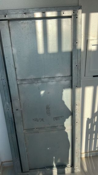 Puerta Antiokupa Metálica