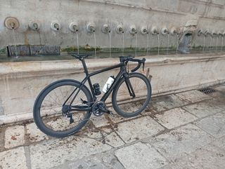 Bicicleta Carretera Trek Madone Negra
