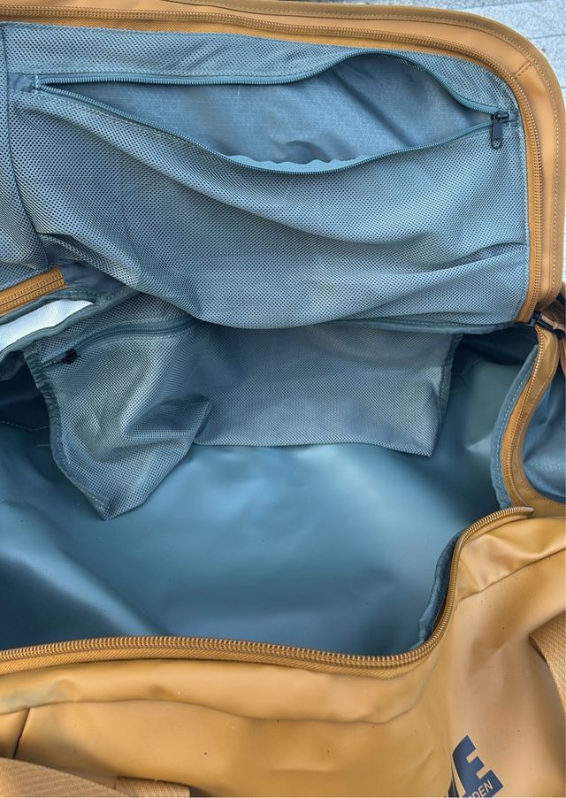 Bolsa de viaje Thule Chasm 70L Golden