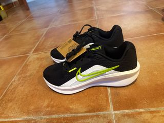 Zapatillas Nike Negras y Verdes