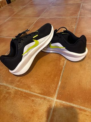 Zapatillas Nike Negras y Verdes