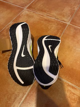 Zapatillas Nike Negras y Verdes