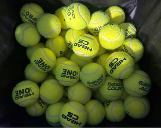 Vendo las 62 pelotas de mi carro PADEL / TENIS