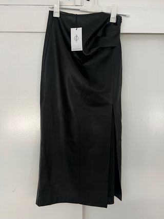 Falda efecto piel Stradivarius Talla XS
