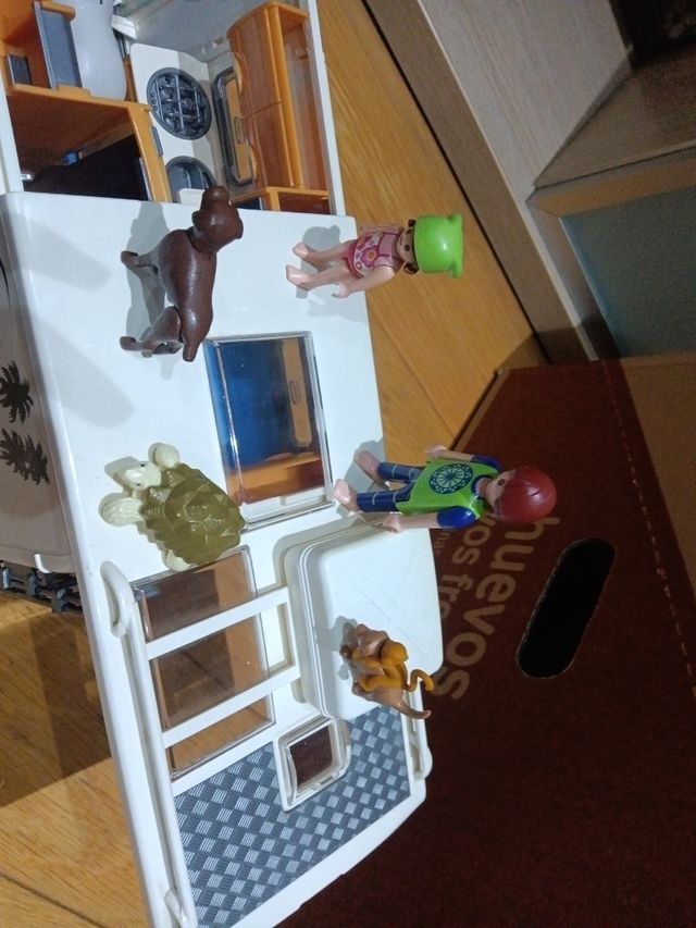 Caravana Playmobil con accesorios