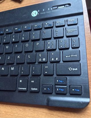 Tastiera Bluetooth Magnetica per Tablet