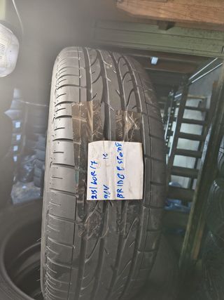 Neumático Bridgestone 215/60 R17 96V