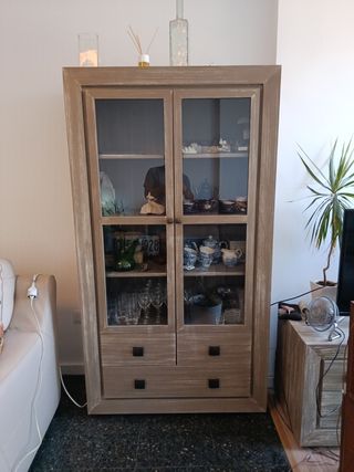 Vitrina madera jaspeada Banak