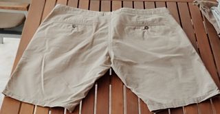 Pantalón corto beige hombre