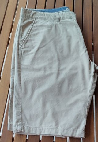 Pantalón corto beige hombre