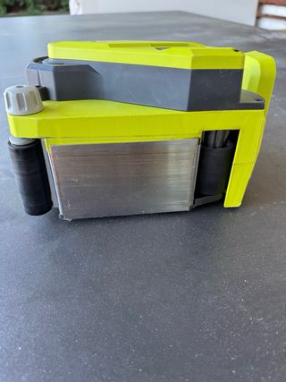 Lijadora de banda Ryobi a batería