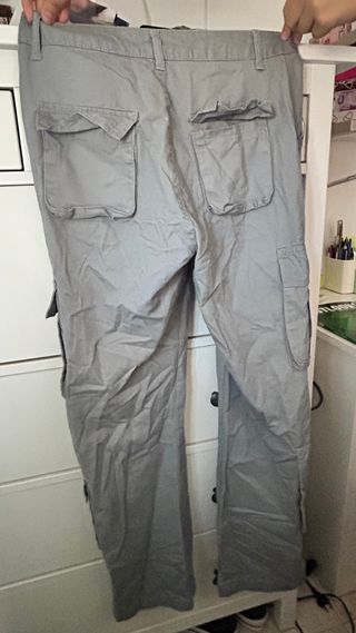 Pantalones cargo grises