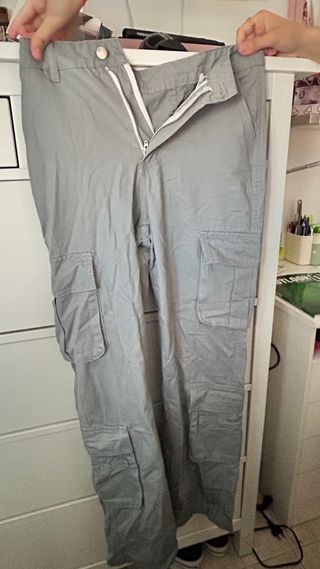 Pantalones cargo grises