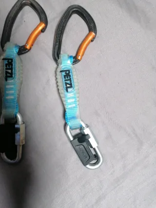 Mosquetón Petzl Escalada