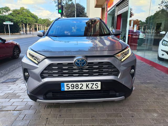 TOYOTA Rav4 2.5l 220H Luxury
