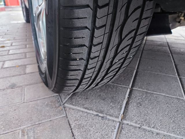TOYOTA Rav4 2.5l 220H Luxury