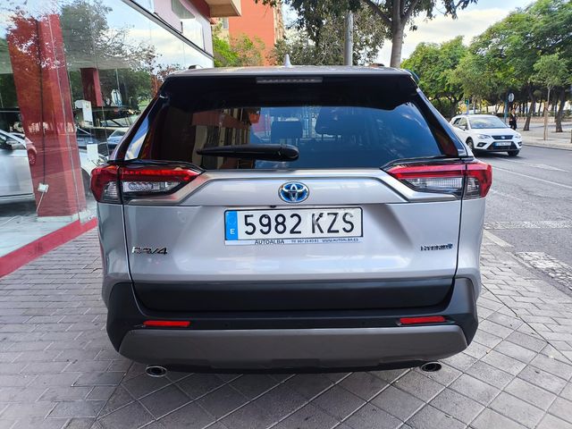 TOYOTA Rav4 2.5l 220H Luxury