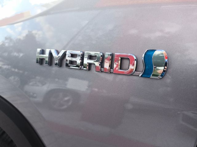 TOYOTA Rav4 2.5l 220H Luxury