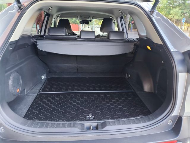 TOYOTA Rav4 2.5l 220H Luxury