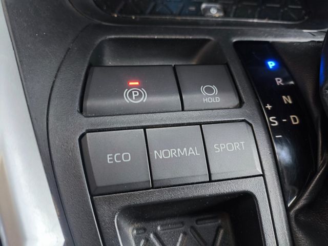 TOYOTA Rav4 2.5l 220H Luxury