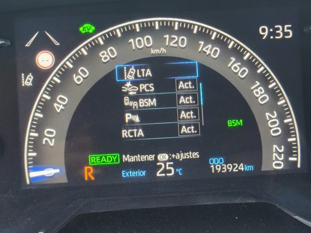 TOYOTA Rav4 2.5l 220H Luxury