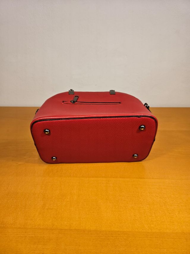 Borsetta rossa finta pelle con tracolla