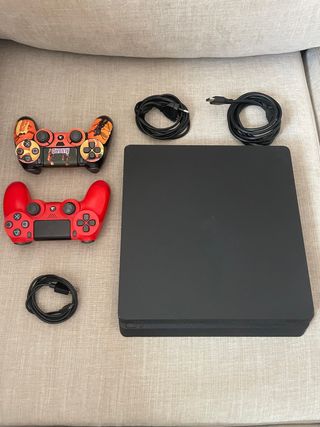 Consola PS4 Slim + 2 Mandos + Cables