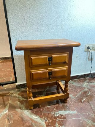 Mesita de noche rústica de madera