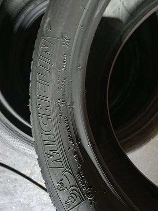 Neumático Michelin 215/50R18 92W