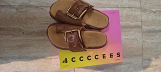 Sandalias 4cccees Marrón Hebilla Dorada