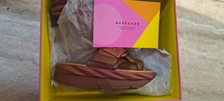 Sandalias 4cccees Marrón Hebilla Dorada