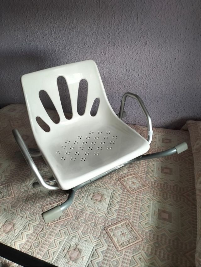 Silla para bañera de metal y plástico
