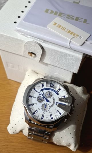 Relógio Diesel Mega Chief Cronógrafo Prateado DZ