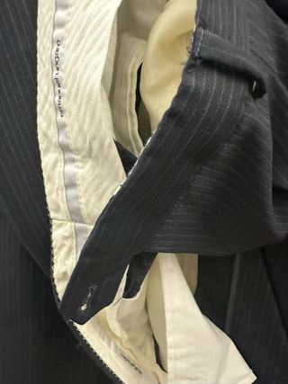 Traje Emanuel Ungaro Raya Negra