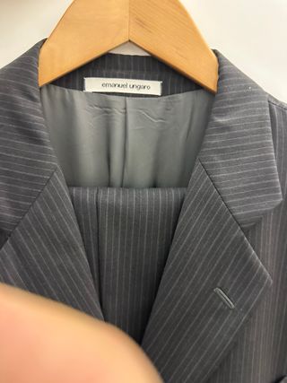 Traje Emanuel Ungaro Raya Negra