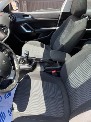 Peugeot 308 2016