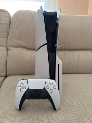 PS5 Slim 1TB con lector de discos – Impecable