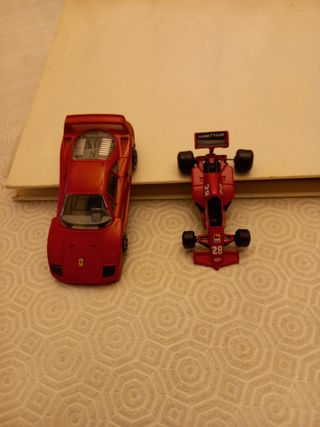 Modellini auto Ferrari F40 e F1