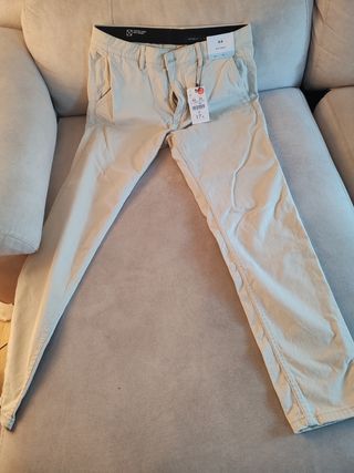 Pantalón chico skinny talla 44 beige