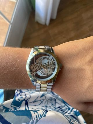Reloj Guess bicolor dorado y plateado