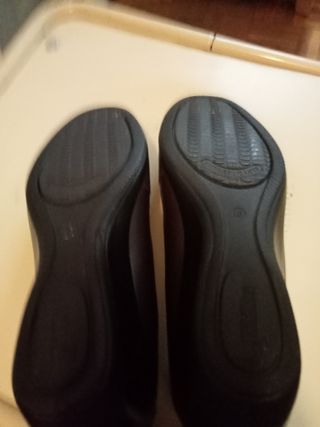 Zapatos negros de vestir con hebilla