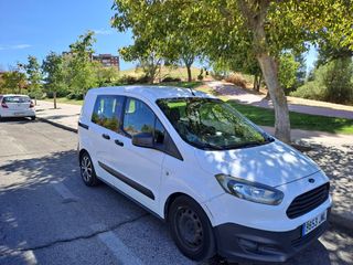 Ford Transit Courier 2016